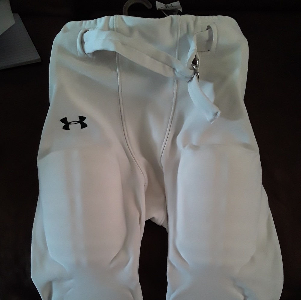 Under Armor YXL Football pants with all pads